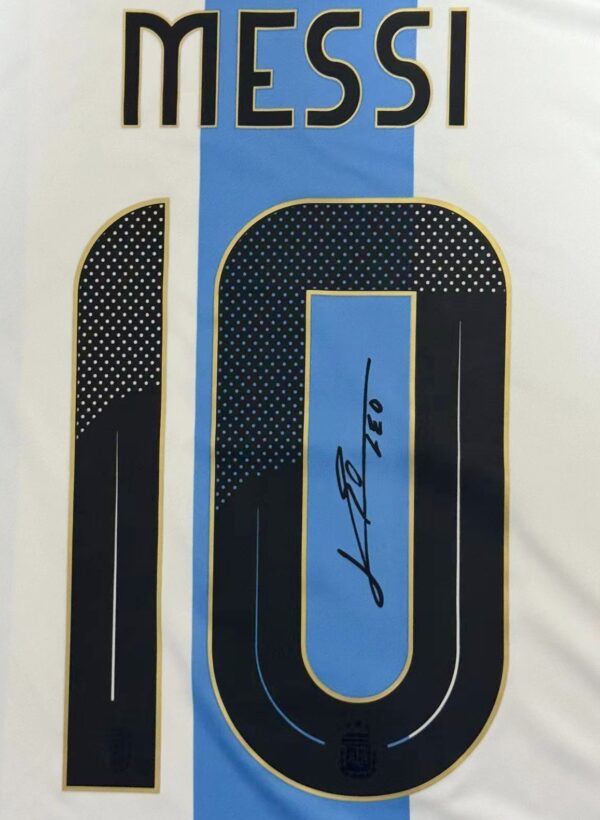2022 Lionel Messi Signed Printed Jersey Argentina + COA - Image 4