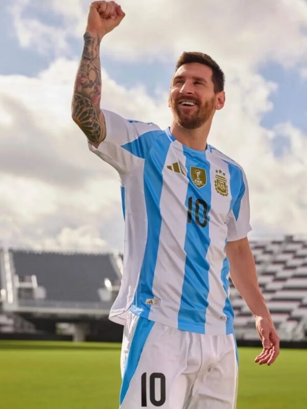 2022 Lionel Messi Signed Printed Jersey Argentina + COA - Image 8